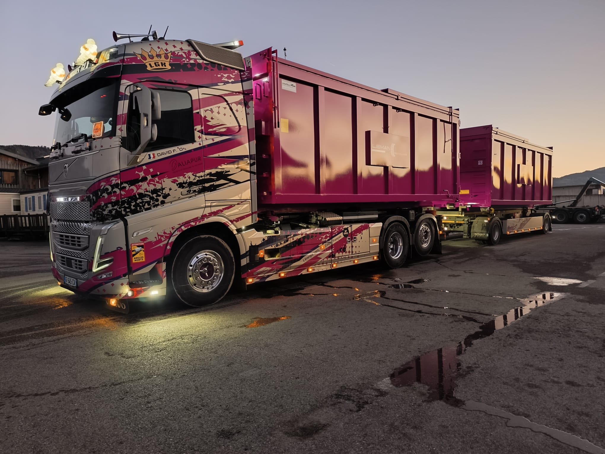 Camion partenaire Léman Pneu Recyclage